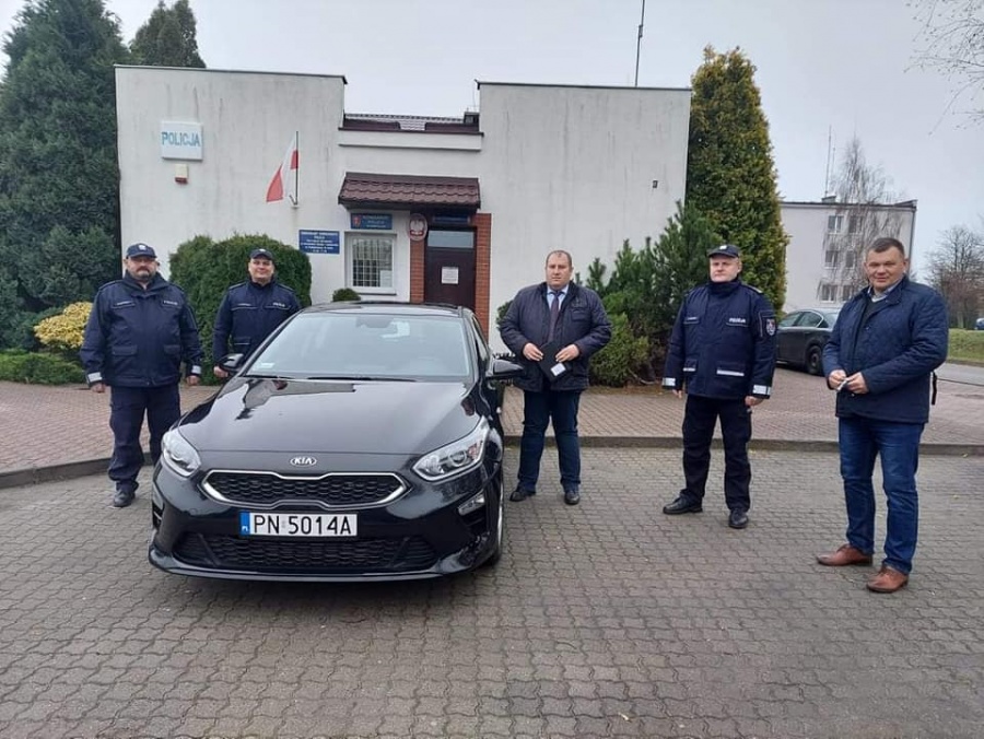 Nowy samochód dla policji w Sompolnie