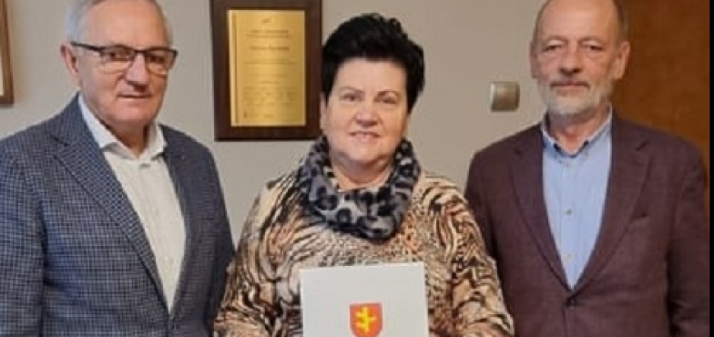 Sieć wodociągowa w Dąbroszynie przekazana. Dokumenty podpisane 