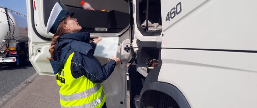 Kierowcy rosyjskiej i litewskiej ciężarówki zatrzymani na autostradzie