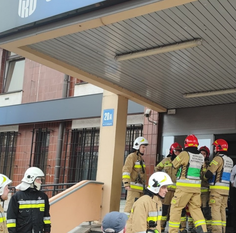 Zapach spalenizny postawił na nogi pracowników banku i strażaków