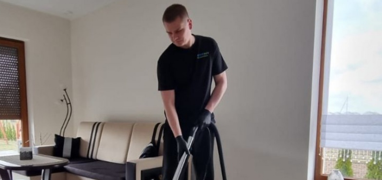 Coraz więcej osób zamawia przedświąteczne sprzątanie