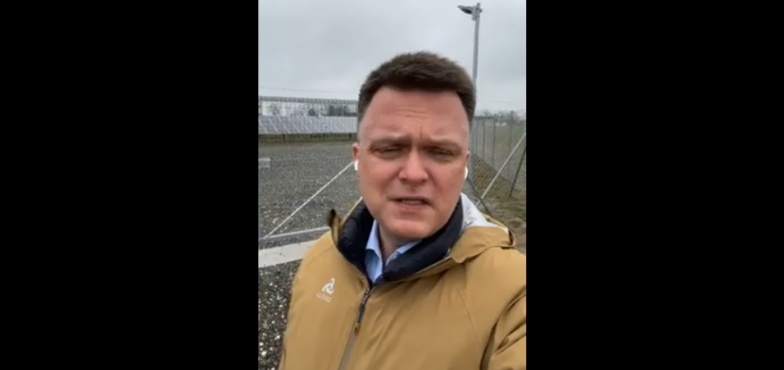 Szymon Hołownia w ramach „zielonej trasy” zatrzymał się przy farmie ZE PAK-u w Janiszewie 