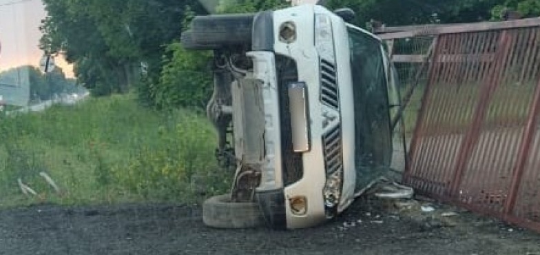 Włamali się do stacji paliw, ukradli auto i wpadli w ręce policji