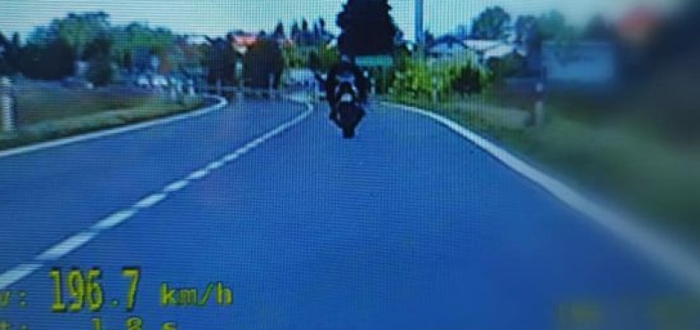 Jechał blisko 200 km na godzinę. Zapłacił 2,5 tysiąca złotych