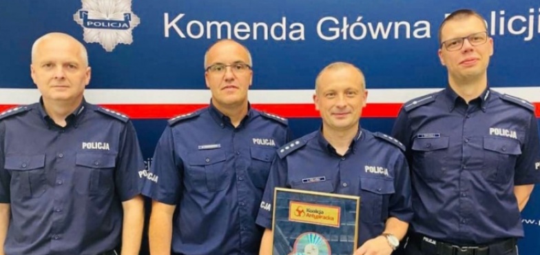 Koalicja antypiracka przyznała Złote Blachy. W gronie nagrodzonych funkcjonariusz z Turku!