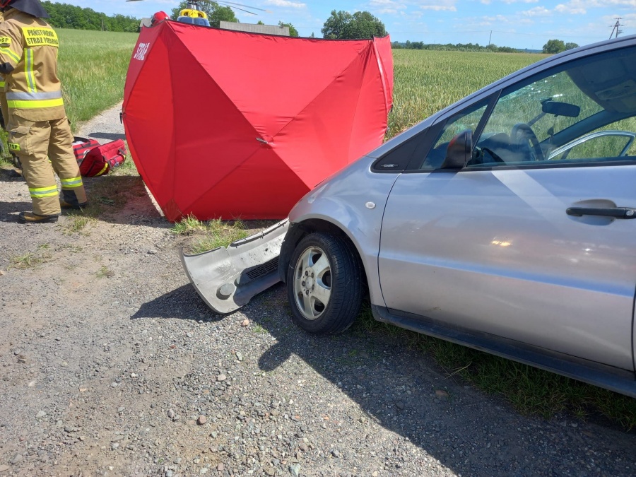 Śmiertelny wypadek w Sługocinie. Zginął kierowca mercedesa