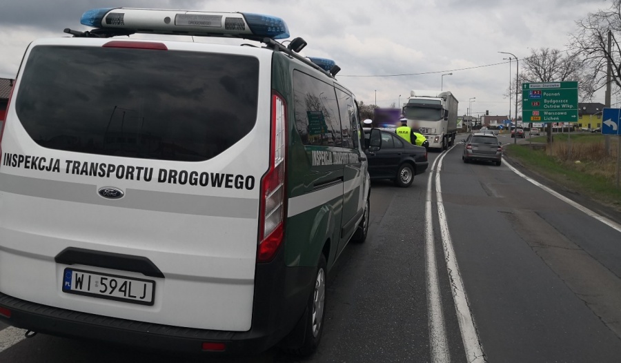 Pijanego za kółkiem zatrzymali inni kierowcy. Miał prawie 4 promile  alkoholu 