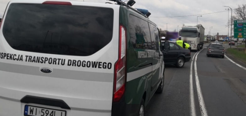 Pijanego za kółkiem zatrzymali inni kierowcy. Miał prawie 4 promile  alkoholu 