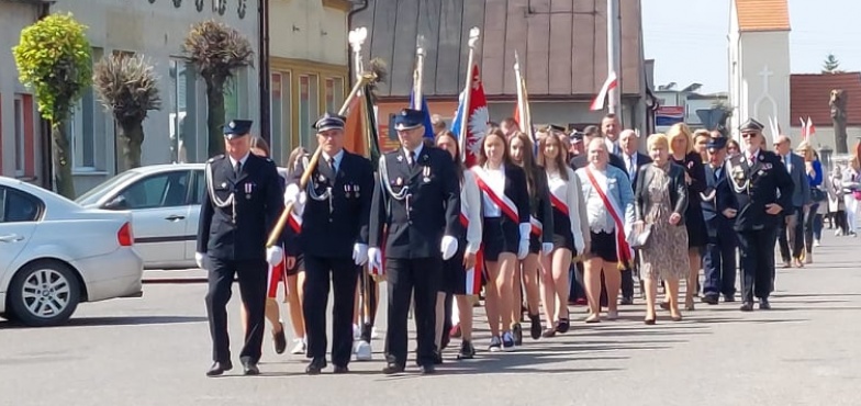 Miejmy szacunek do naszych osiągnięć. Święto Konstytucji 3 Maja na rychwalskim rynku