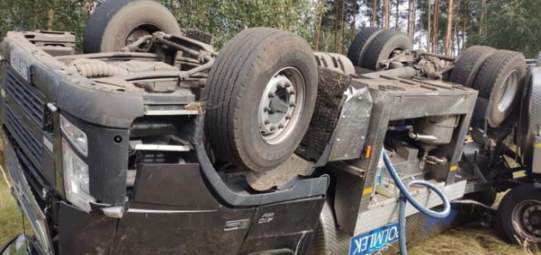 Mleko się nie rozlało. Wypadek autocysterny