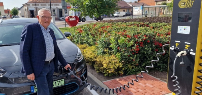 Jedna z pierwszych stacji ładowania pojazdów elektrycznych jest już w Rychwale