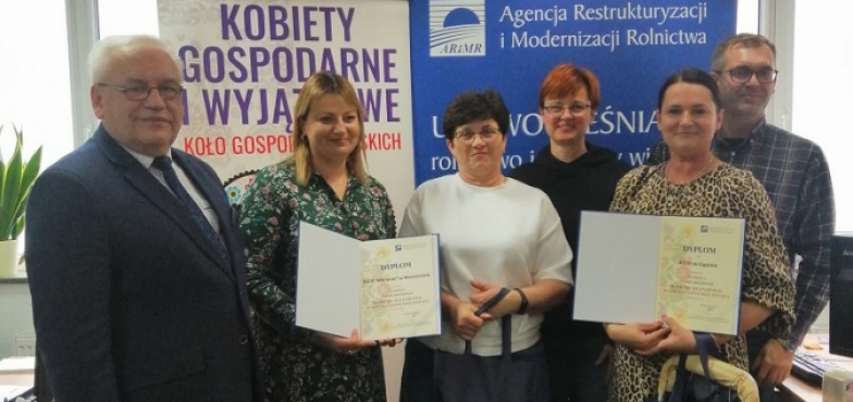 Za powidła śliwkowe z orzechami i dżem z cukinii. KGW odbierały nagrody