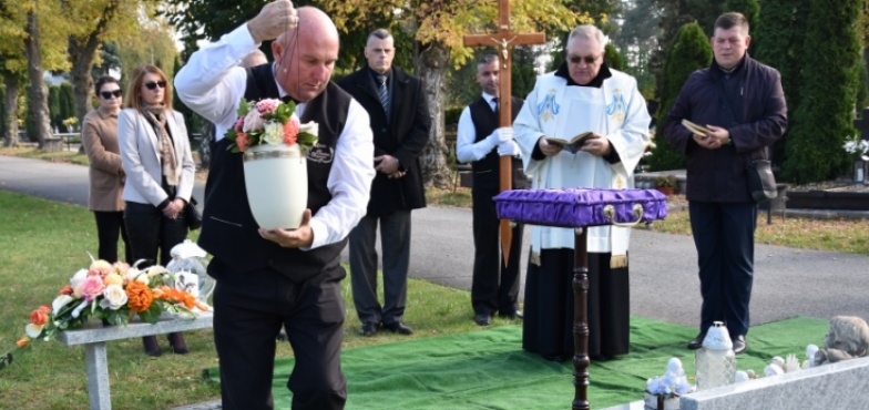 Pożegnali dzieci, którym nie dane było zobaczyć świata. Kolejny taki pochówek w Koninie