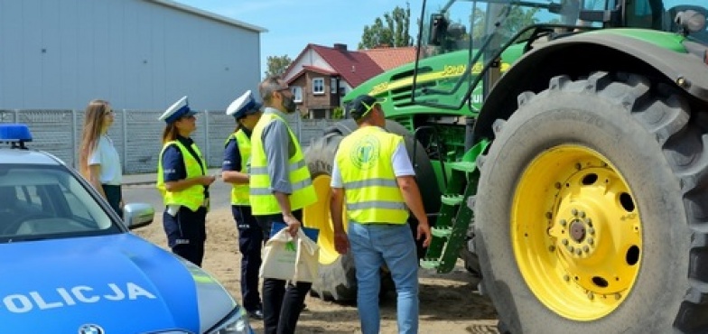 Prace polowe. Wyobraźnia i świadomość zagrożeń są sposobami na uniknięcie ludzkich tragedii.