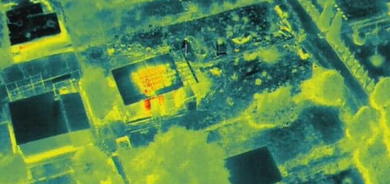 Dronem z kamerą termowizyjną namierzali osoby bezdomne