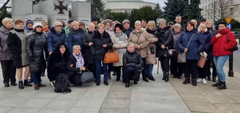 Seniorzy z Kazimierza Biskupiego zwiedzili budynek Sejmu 