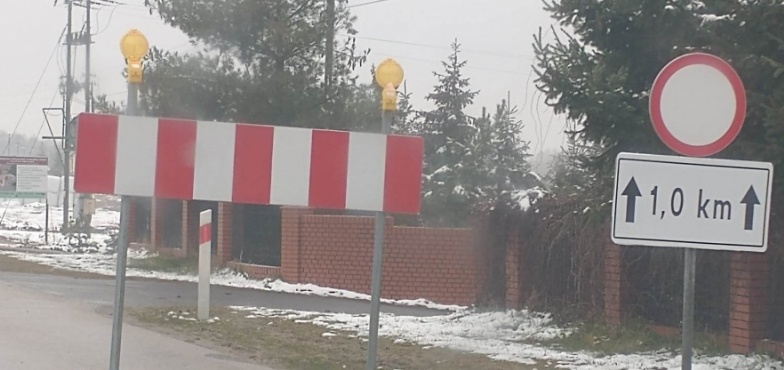 Nie mogą dojechać do swoich posesji. Każą zawracać albo grożą mieszkańcom mandatami?