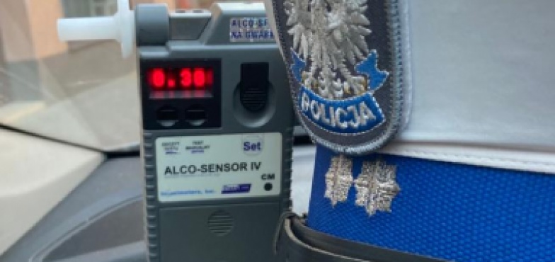 Policjanci z drogówki zatrzymali dwóch pijanych kierowców