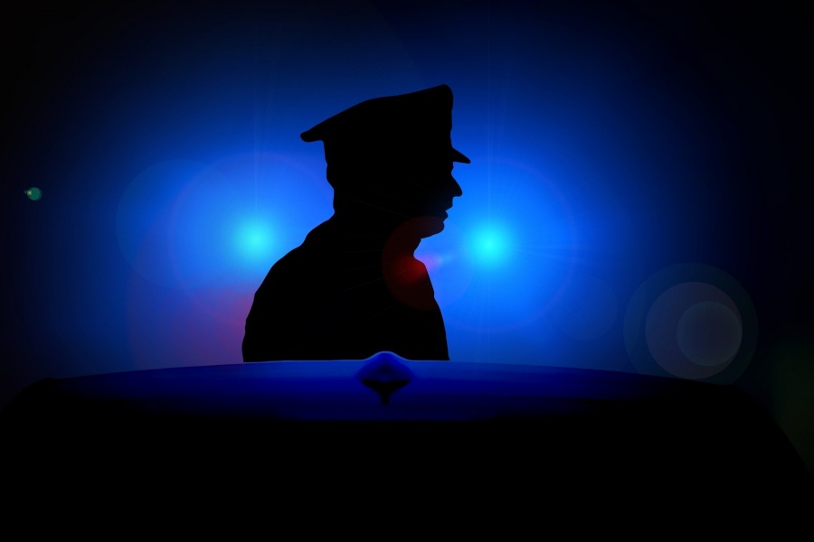 Zwykły policjant to za mało? Oszuści podszywają się pod funkcjonariuszy biura śledczego