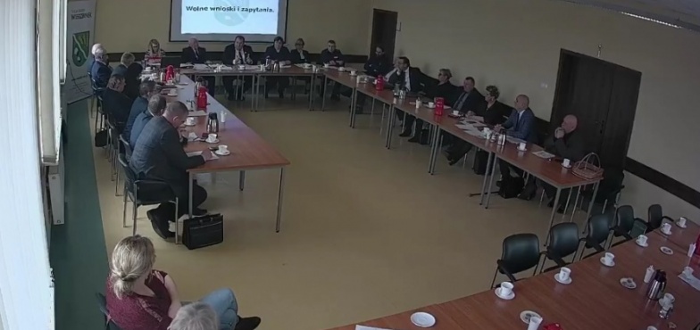 Firmy będą budować farmę fotowoltaiczną na ziemi od rolników. W gminie nie mają wpływu na dużą inwestycję?