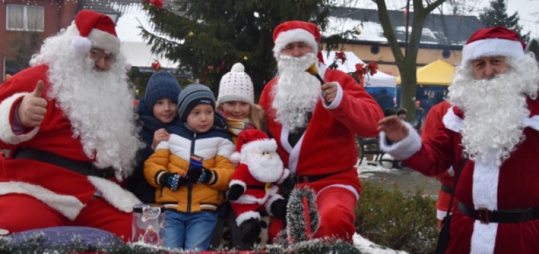 Magia Świąt Bożego Narodzenia zagościła na rychwalskim rynku