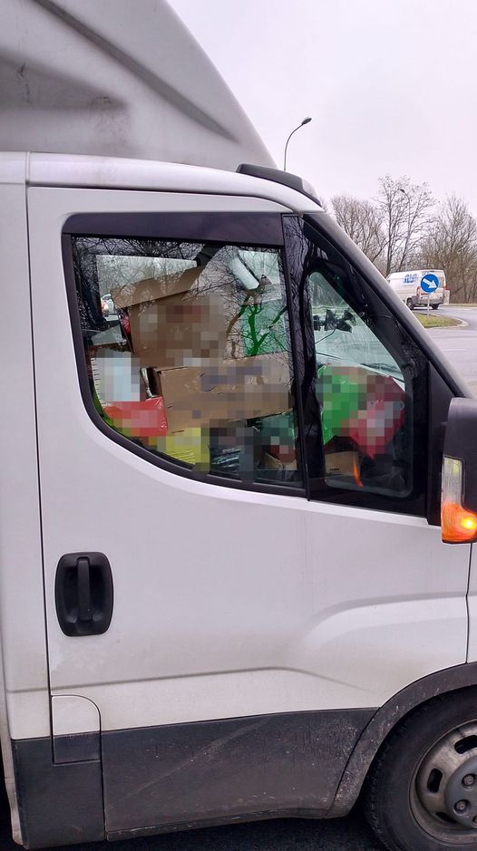 Upchnął jak tylko się dało. „Tak nie wolno!” – alarmuje policja