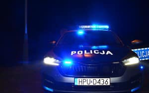 Taki „łobuz drogowy”! Zatrzymany przez rychwalskich policjantów