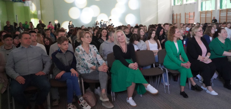 Koncert dla Pawła. Sceną zawładnął absolwent szkoły