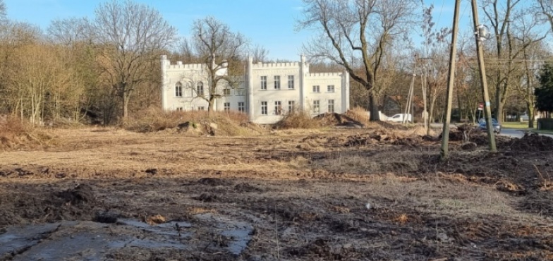 Trwają prace nad rewitalizacją parku w Posadzie