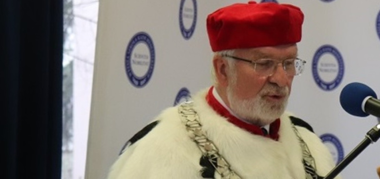 Rektor konińskiej, niepublicznej uczelni zatrzymany. Chodzi o wręczanie korzyści majątkowych: – Jestem niewinny