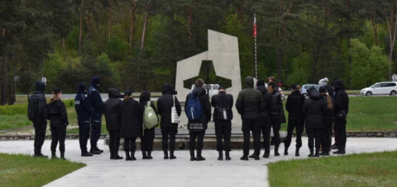 Do czego prowadzi mowa nienawiści? Lekcja życia w obozie zagłady