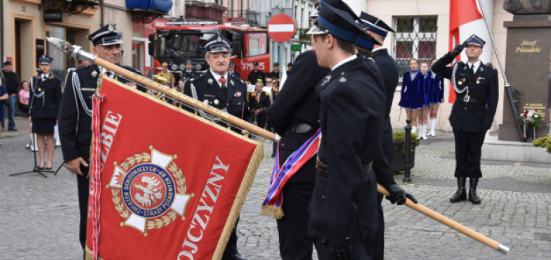 „Dziękujemy za każdy uratowany dom, za każde uratowane życie”. Wielkie święto strażaków