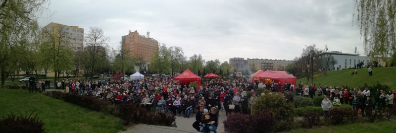 Przed KDK-iem jubileuszowy koncert. Tort już zjedzony, ale zabawa trwa 