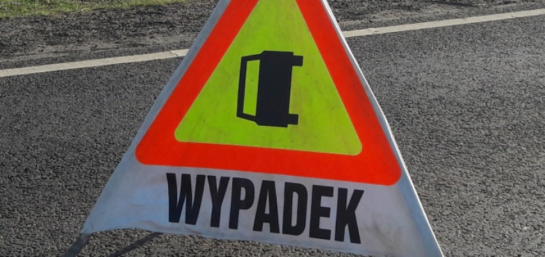 Dachował na autostradzie