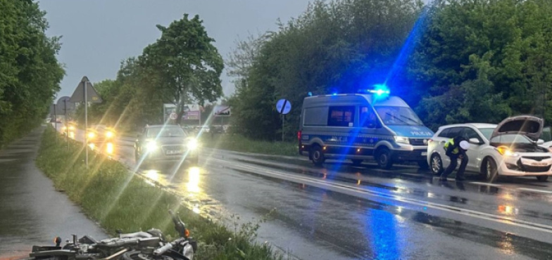 Motocyklista w szpitalu. Zderzenie z osobówką