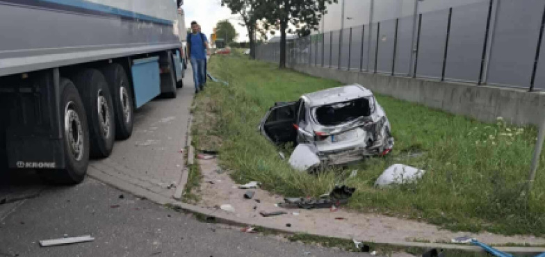 Zderzyły się cztery samochody. Jedna osoba ranna
