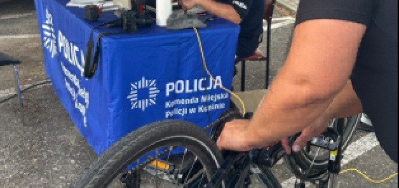 Policjanci oznakowali 40 rowerów
