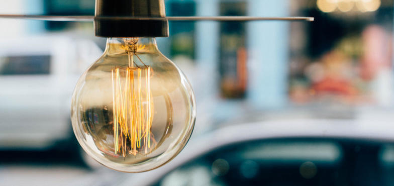 Jak skorzystać z hurtowych cen energii elektrycznej dla firm?