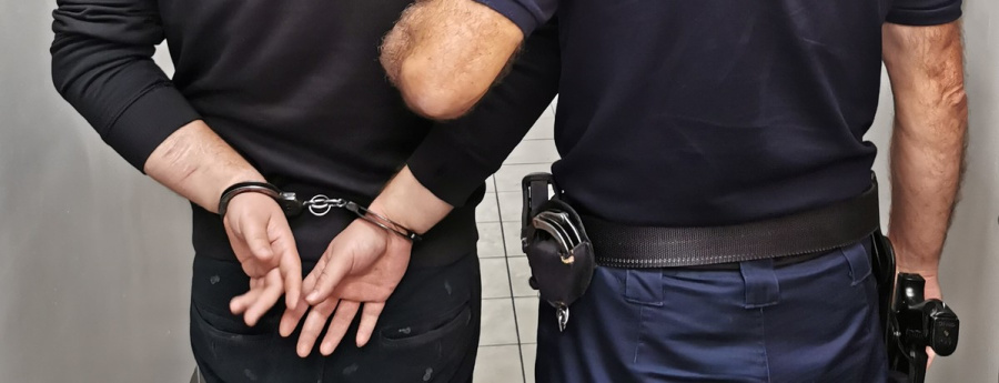 Seryjny złodziej buszował w markecie spożywczym