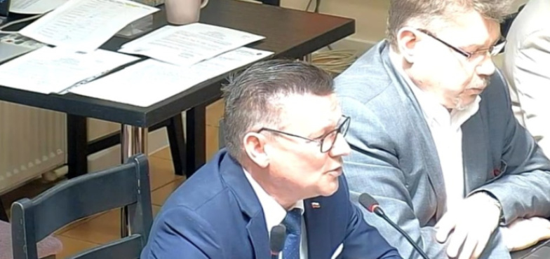 „Pana zachowanie jest ohydne i nieprofesjonalne”. Radni dyskutowali na temat migrantów