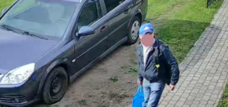 Wchodzi na posesje i się rozgląda! Mieszkańcy się ostrzegają