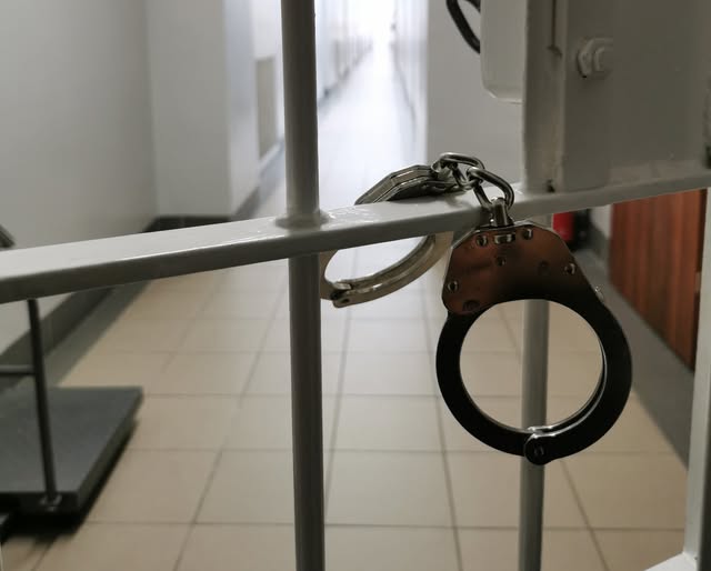 Kryminalni zatrzymali kobietę poszukiwaną listem gończym 