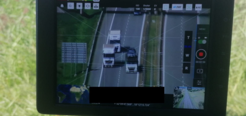 Dron nad A2 i Trasą Bursztynową. Były mandaty i pouczenia