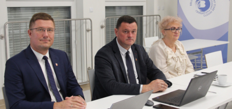 Narada z dyrektorami przed rozpoczęciem nowego roku szkolnego