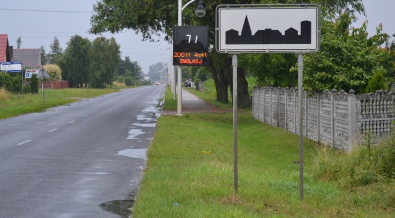 Należy się mandat i punkty karne. Tablica pokazuje jak kierowcy łamią przepisy 