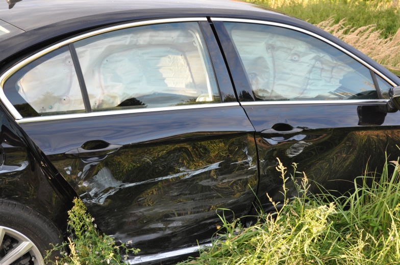 Wypadek na skrzyżowaniu. 19-latka nie ustąpiła pierwszeństwa