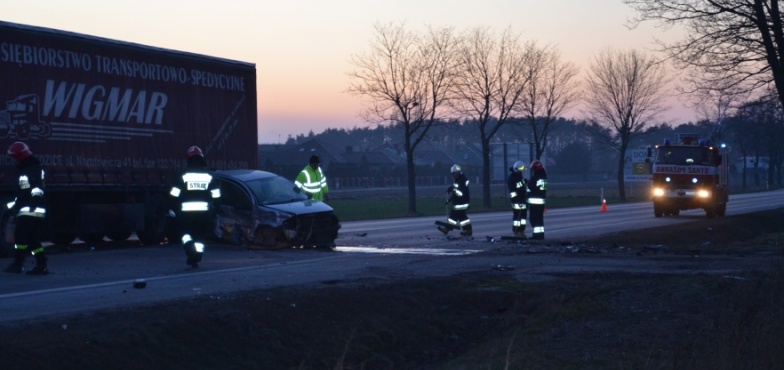 Wypadek w Węglewie. Dwie kobiety i 6-letni chłopczyk w szpitalu