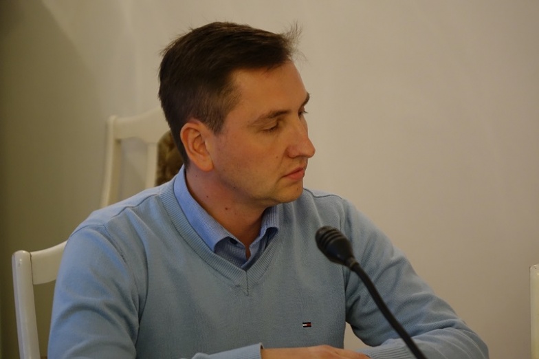 PILNE. Wojewoda wezwał Radę Miasta Konina do wygaszenia mandatu radnego Skoczylasa  