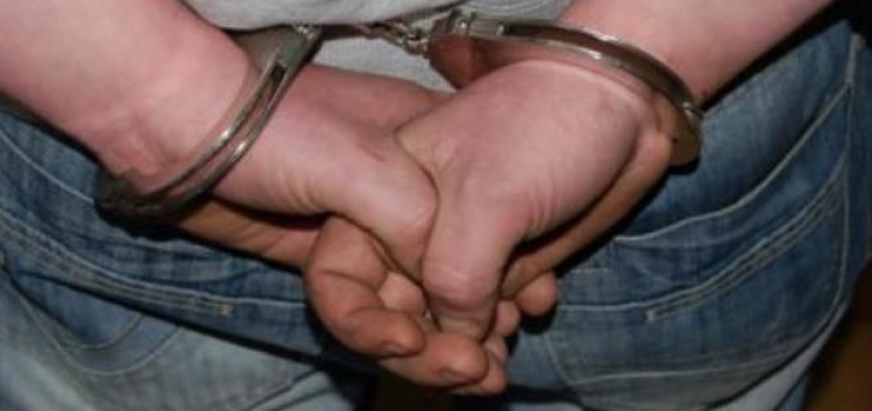 Był w ciągu alkoholowym, więc włamał się do sklepu. Ukradł dwie butelki wódki i papierosy