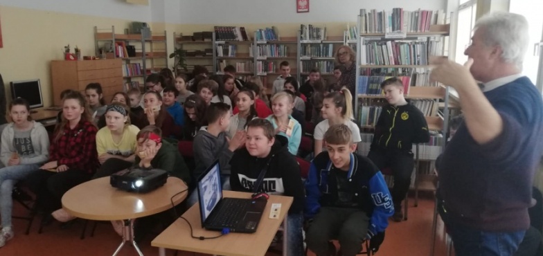 W filii  biblioteki „Siódemka” przedstawiono młodzieży historię miasta. Konin na starych pocztówkach 